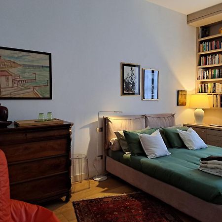 Casa Mari - Free Secure Parking, Breakfast, Private Bathroom, Wifi, Garden, Aircon, 3 Min Walk To Metro And Train Station Milano Eksteriør bilde