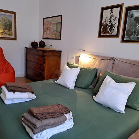 Casa Mari - Free Secure Parking, Breakfast, Private Bathroom, Wifi, Garden, Aircon, 3 Min Walk To Metro And Train Station Milano Eksteriør bilde