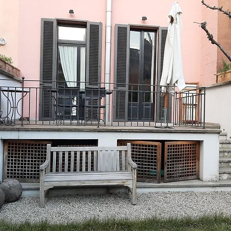 Casa Mari - Free Secure Parking, Breakfast, Private Bathroom, Wifi, Garden, Aircon, 3 Min Walk To Metro And Train Station Milano Eksteriør bilde