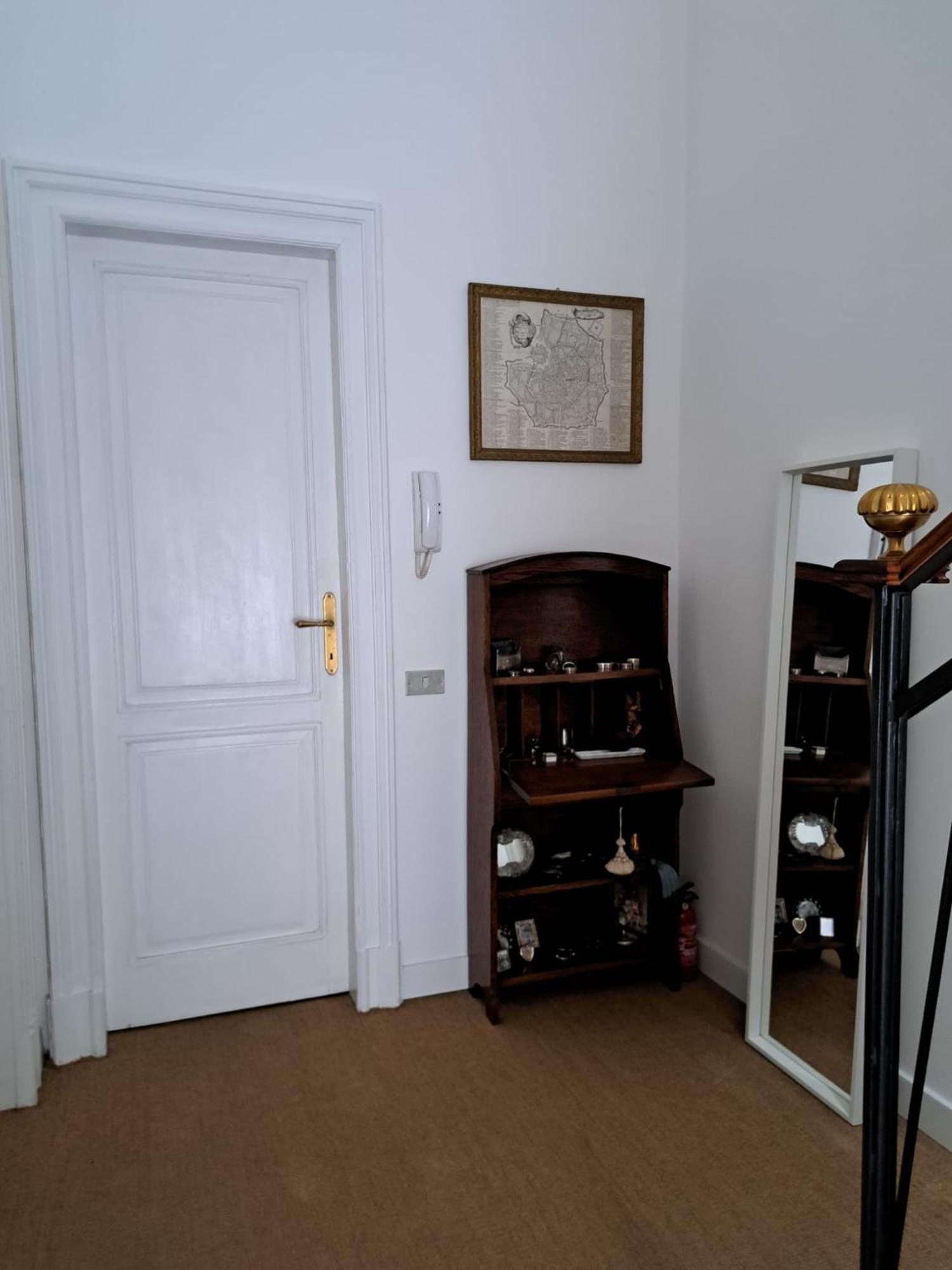 Casa Mari - Free Secure Parking, Breakfast, Private Bathroom, Wifi, Garden, Aircon, 3 Min Walk To Metro And Train Station Milano Eksteriør bilde