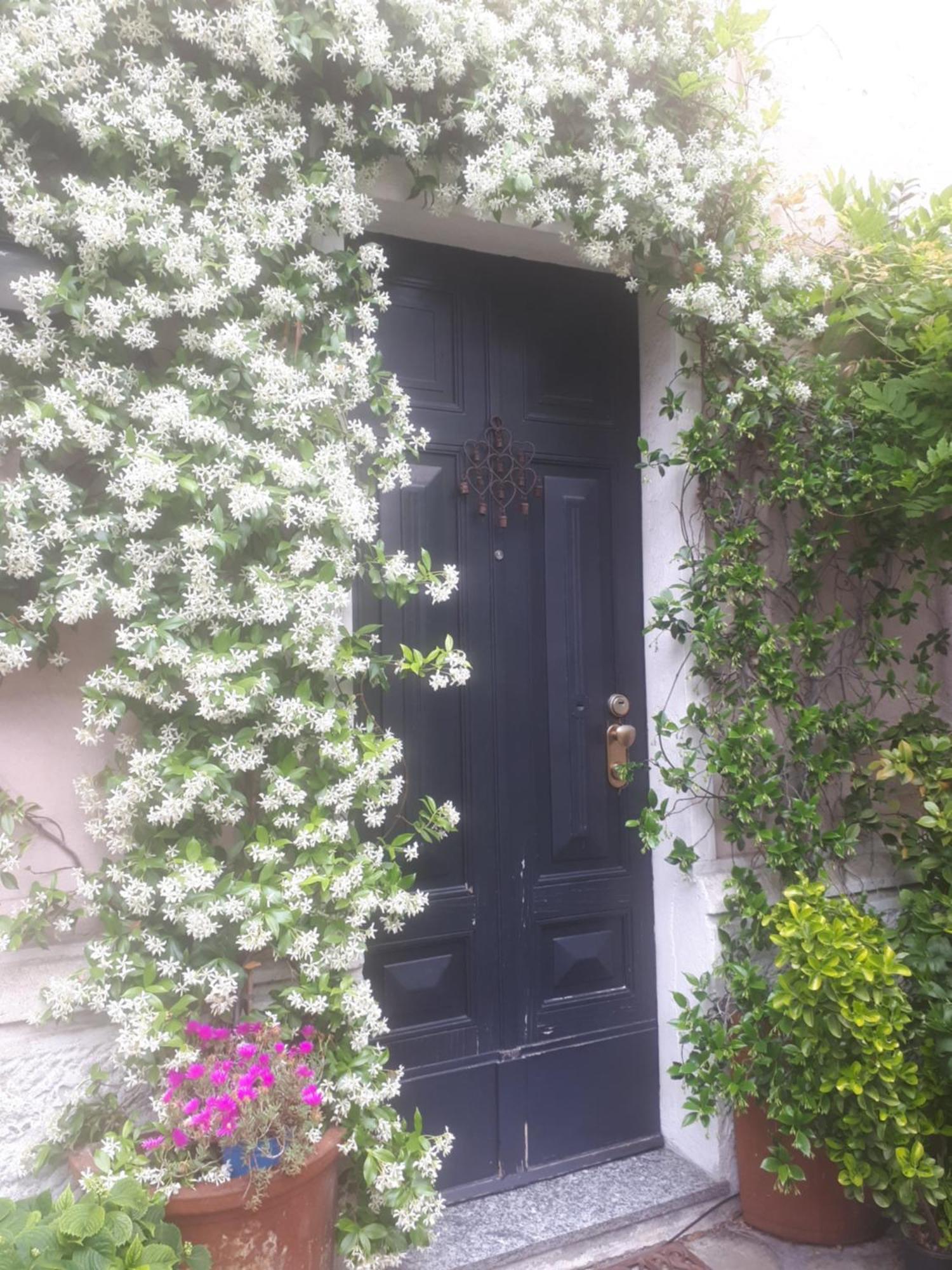Casa Mari - Free Secure Parking, Breakfast, Private Bathroom, Wifi, Garden, Aircon, 3 Min Walk To Metro And Train Station Milano Eksteriør bilde